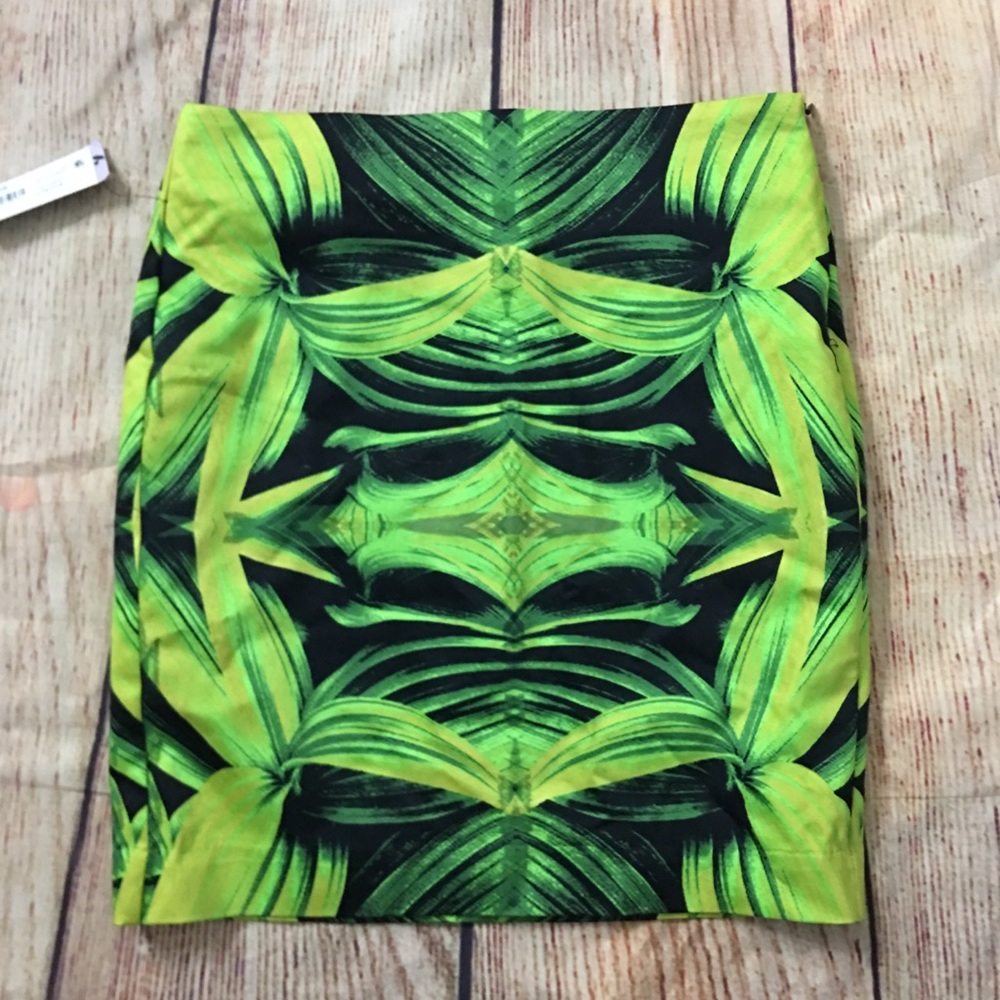 Lush jungle printed pencil skirt